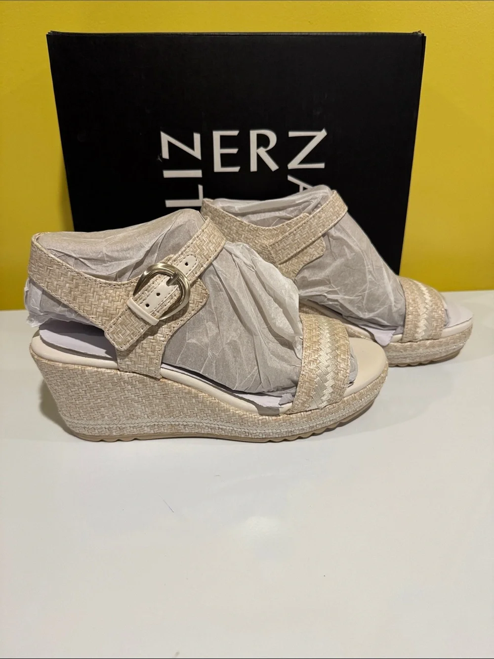 NIB Naturalizer wide width wedges sandals